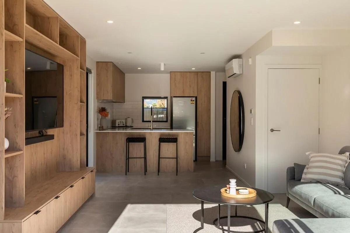 New Three Bedroom Townhouse - Walk To The Cbd! Christchurch