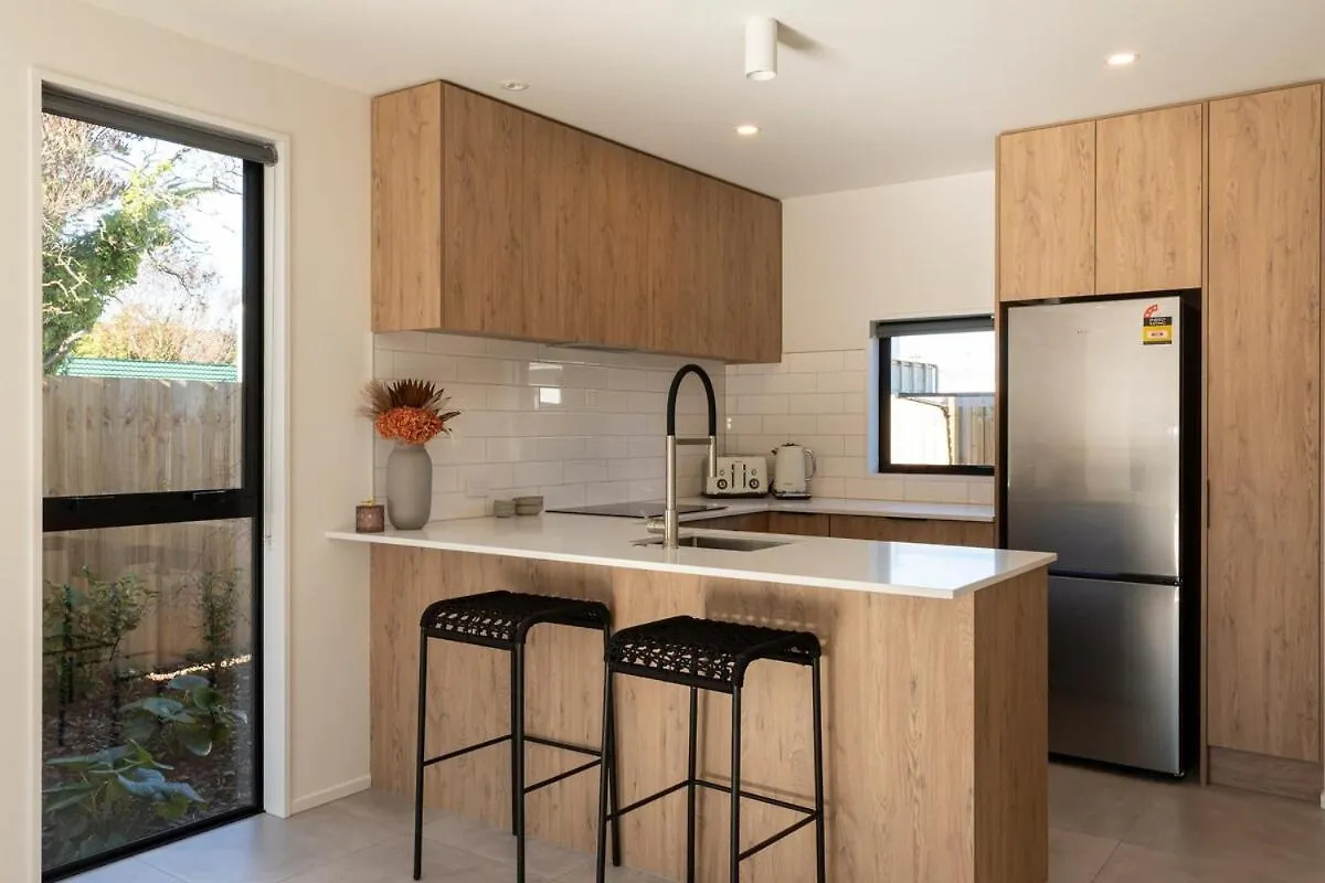New Three Bedroom Townhouse - Walk To The Cbd! Christchurch Apartment