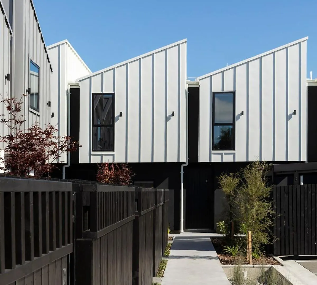 New Three Bedroom Townhouse - Walk To The Cbd! Christchurch
