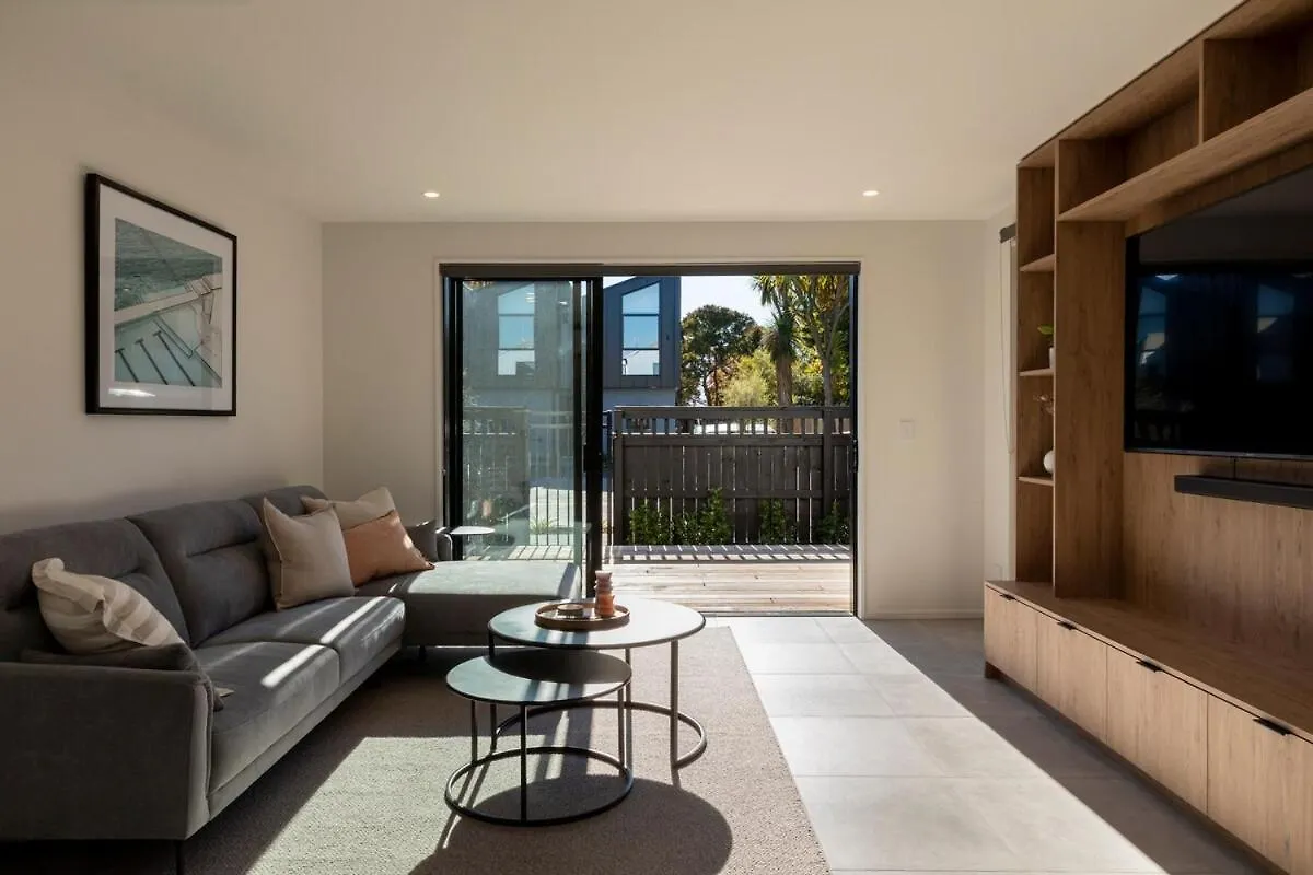 New Three Bedroom Townhouse - Walk To The Cbd! Christchurch